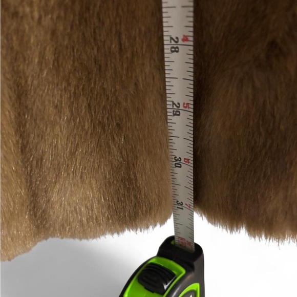 Luxurious Brown Faux Fur Coat - Picture 6 of 7